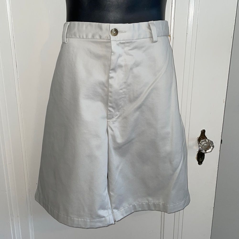 Roundtree & Yorke‎ Easy Care light khaki flat front shorts